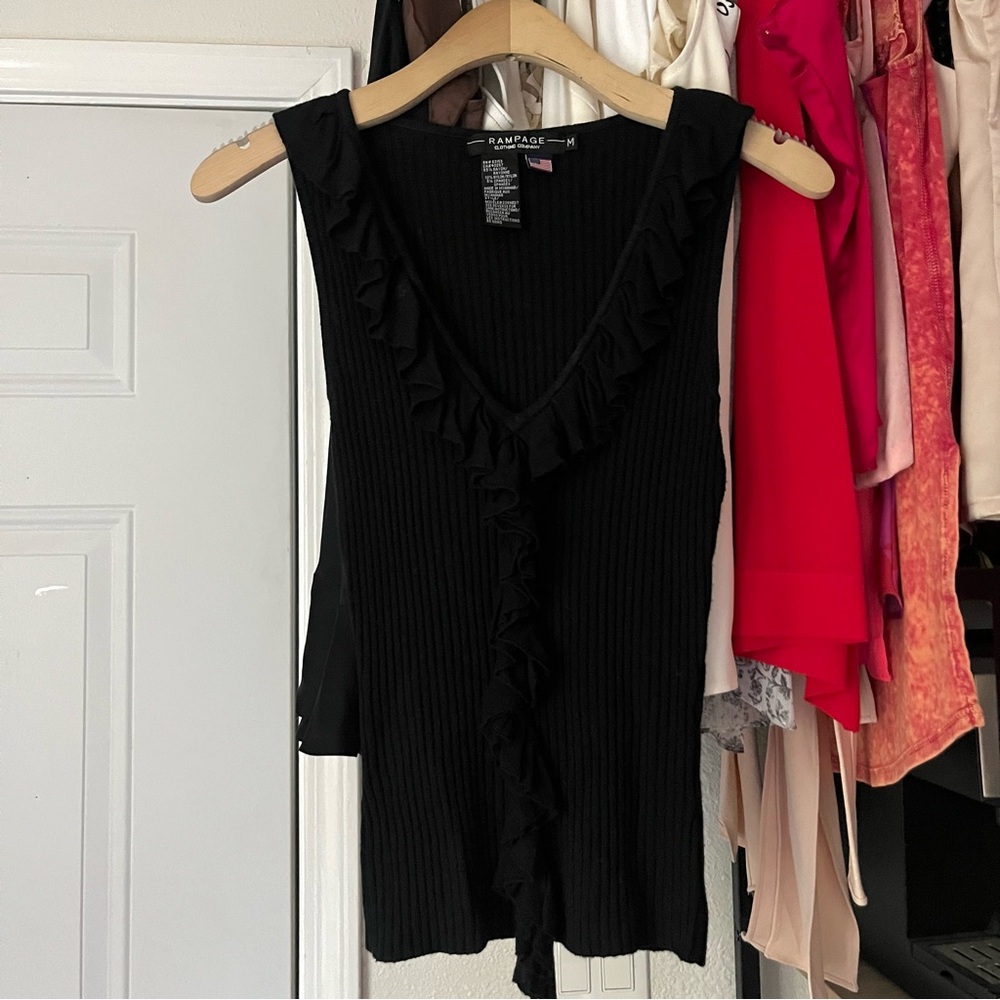 RAMPAGE black rib knit sleeveless ruffle collar‎ tank top